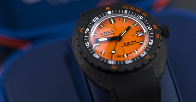 Unboxing the BRAND NEW DOXA Sub 300 Carbon COSC Professional