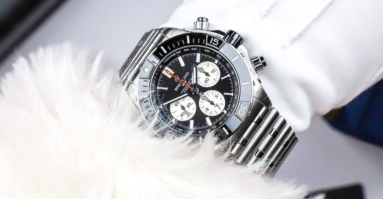 #12DAYSOFCHRISTMAS – Unboxing the Breitling Super Chronomat B01 44